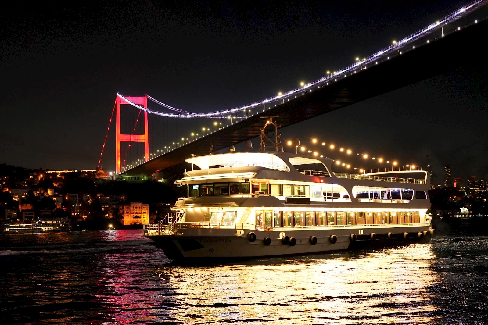 BOSPHORUS DINNER CRUISE & TURKISH NIGHT SHOW (STANDARD TABLE WITH ALCOHOL)