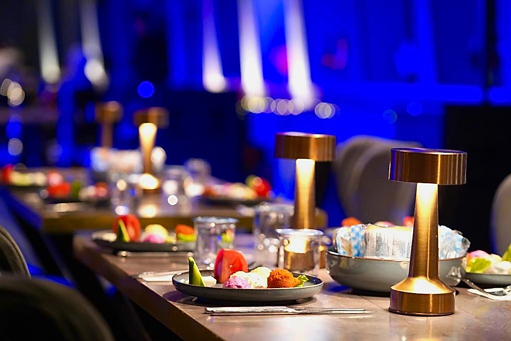 BOSPHORUS DINNER CRUISE & TURKISH NIGHT SHOW (VIP TABLE WITH ALCOHOL)