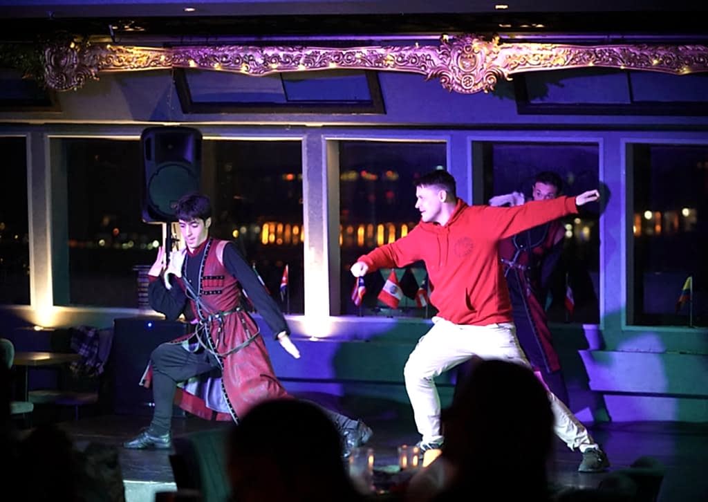 BOSPHORUS DINNER CRUISE & TURKISH NIGHT SHOW (VIP TABLE WITH ALCOHOL)
