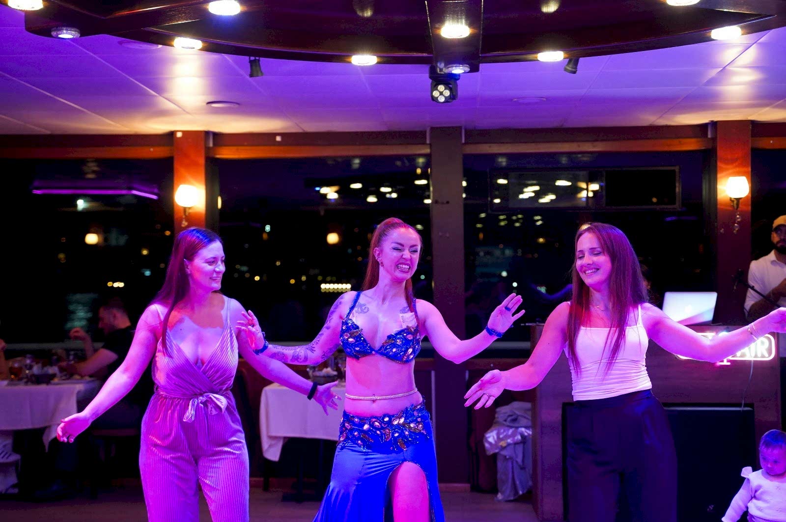 BOSPHORUS DINNER CRUISE & TURKISH NIGHT SHOW VIP TABLE WİTH HOTEL TRANSFER