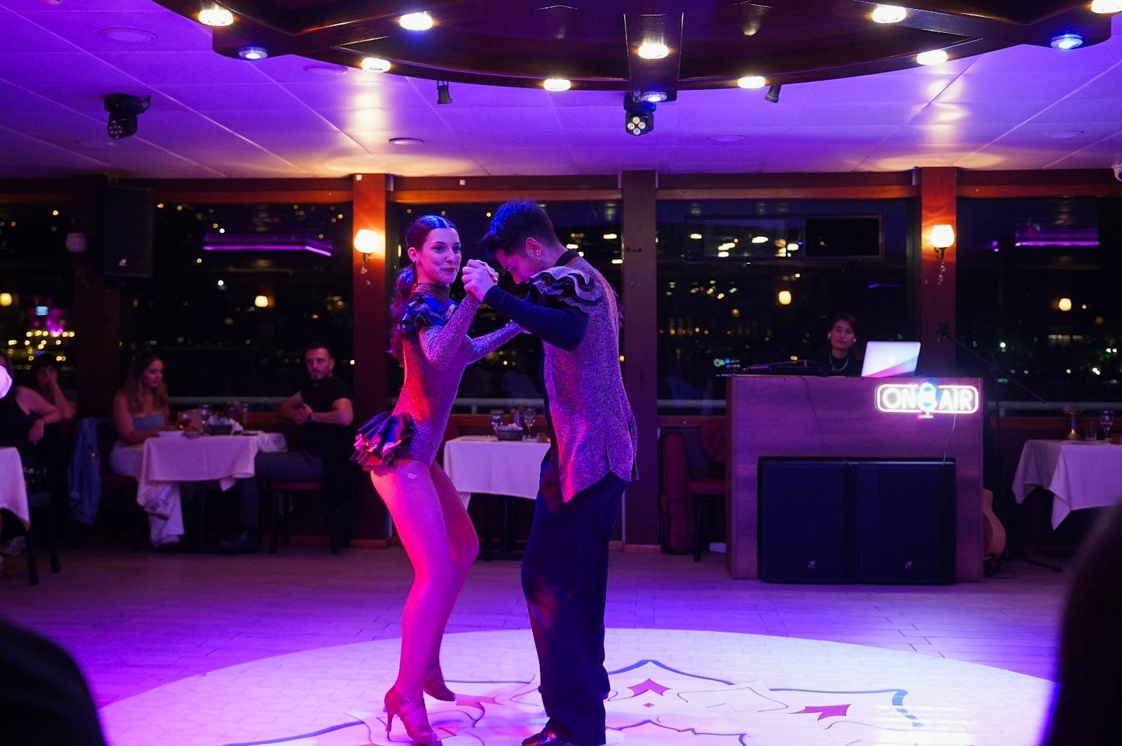 BOSPHORUS DINNER CRUISE & TURKISH NIGHT SHOW VIP TABLE WİTH HOTEL TRANSFER