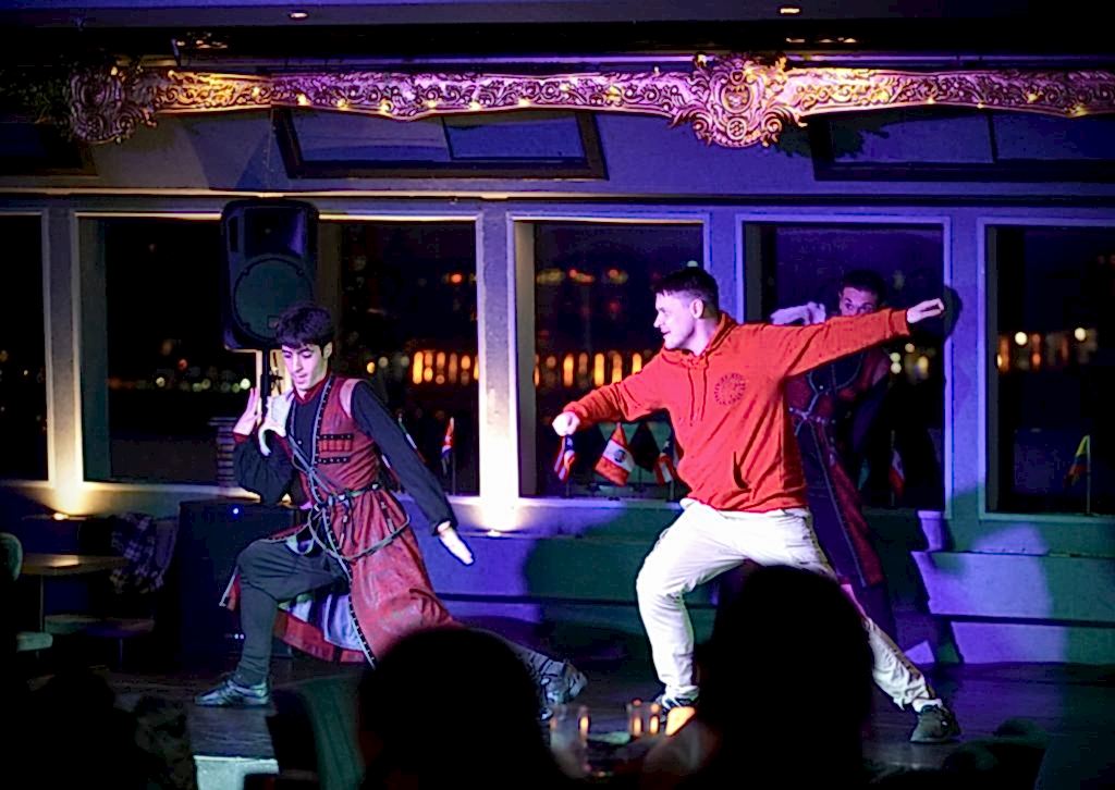 BOSPHORUS DINNER CRUISE & TURKISH NIGHT SHOW (CLOSE TO STAGE TABLE NON ALCOHOL)